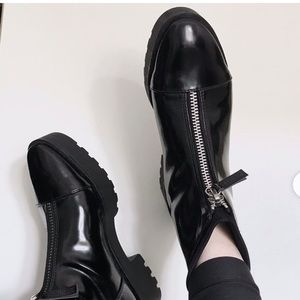 Zara Black Shiny Zipfront Lug Sole Ankle Boots Size 39 EU (8)